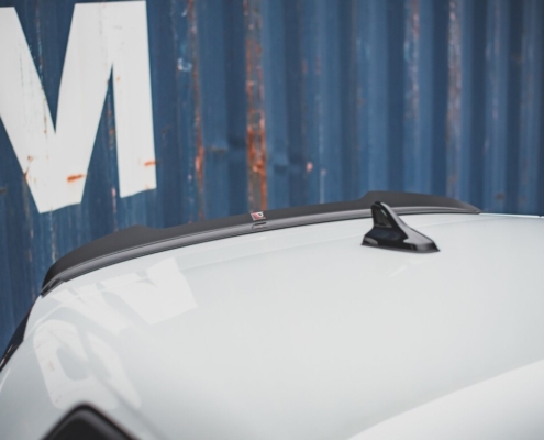 heck-spoiler-aufsatz-abrisskante-fuer-vw-golf-8-gti-schwarz-hochglanz~3